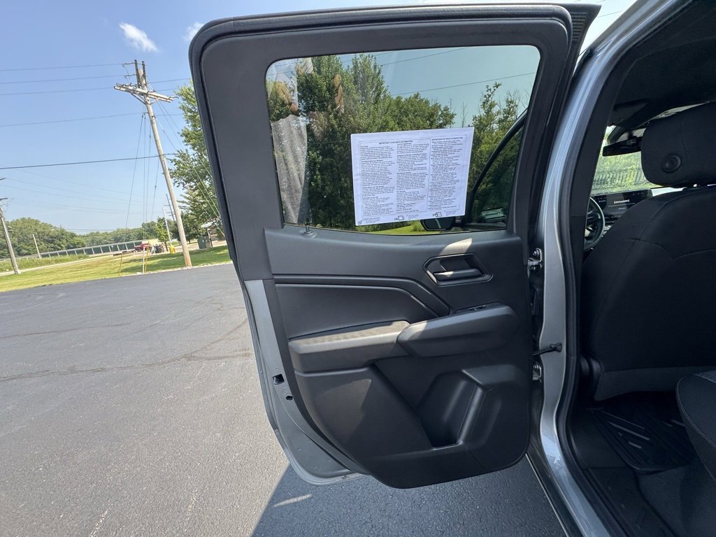 Used 2025 Chevrolet Colorado Trail Boss image 36
