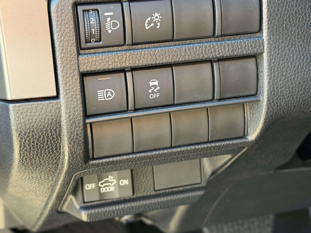 Certified 2024 Toyota Tacoma SR5 AWD/4WD image 28