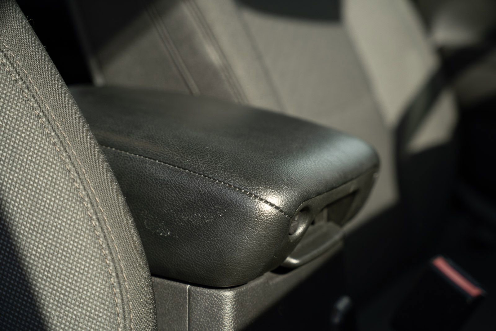 Used 2023 Jeep Wrangler Unlimited w/ Sun & Screen Package image 15