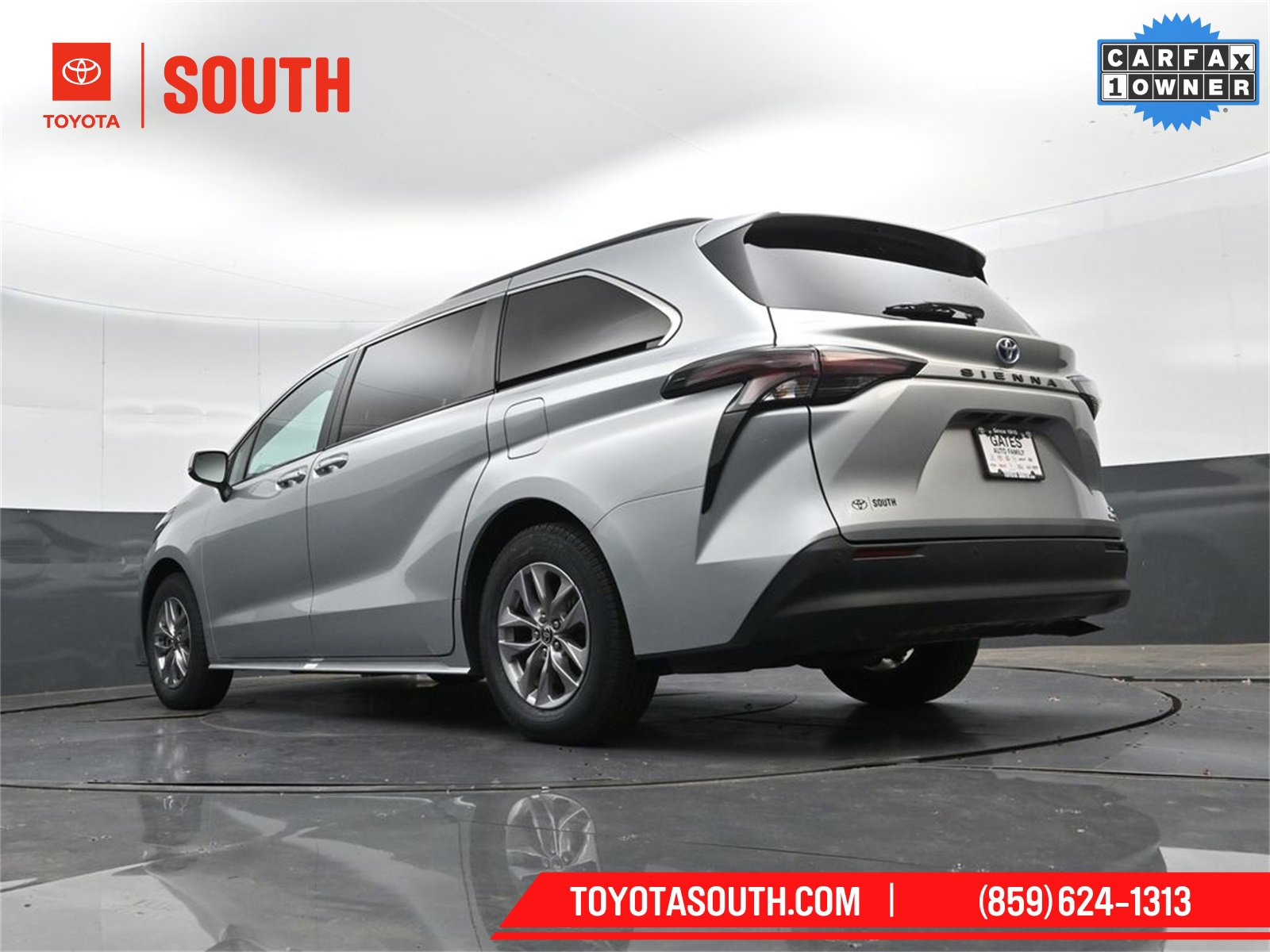 Used 2024 Toyota Sienna XLE image 37