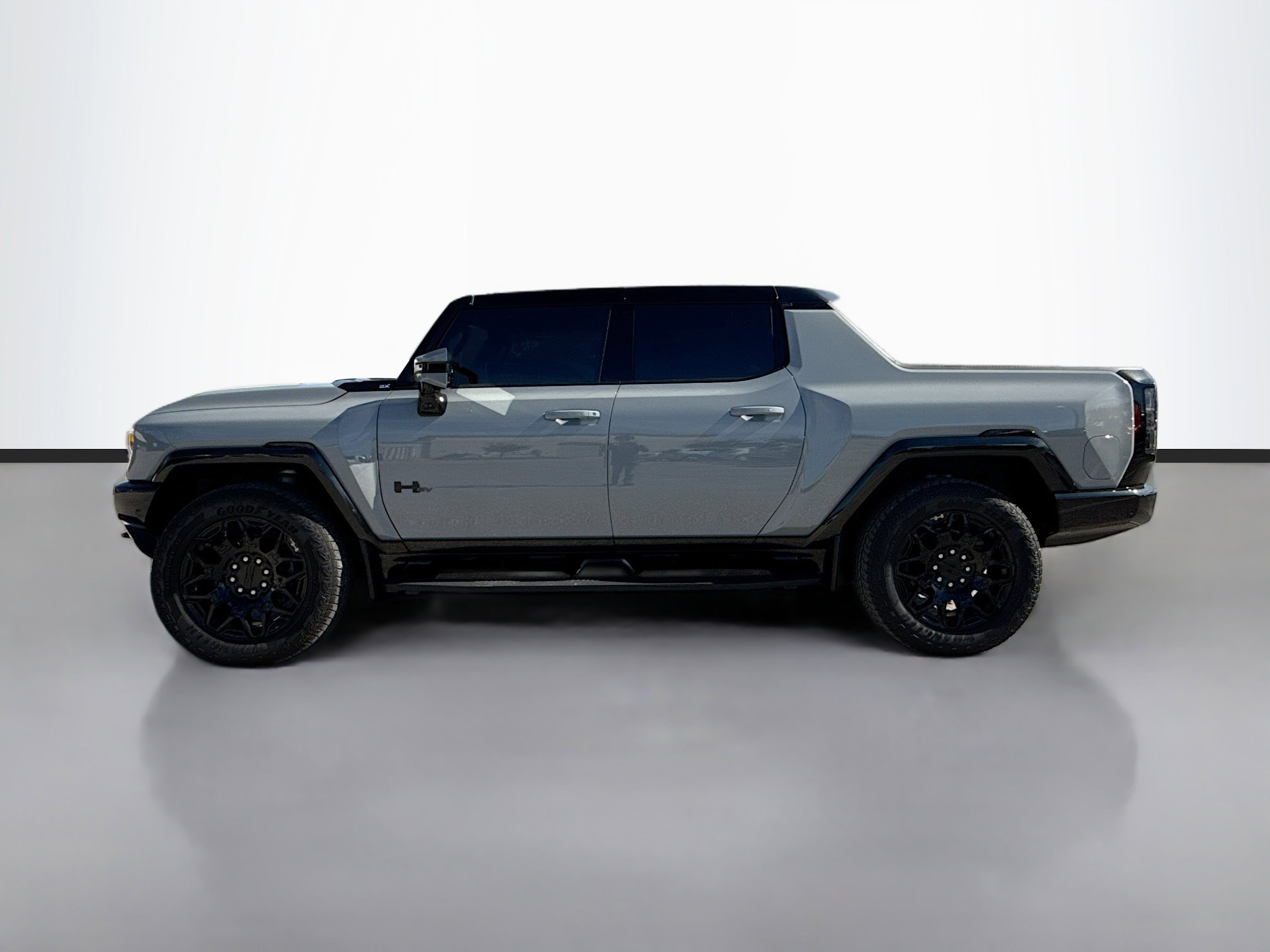 Used 2025 GMC Hummer EV 2X w/ LPO, Dark Essentials Package image 2