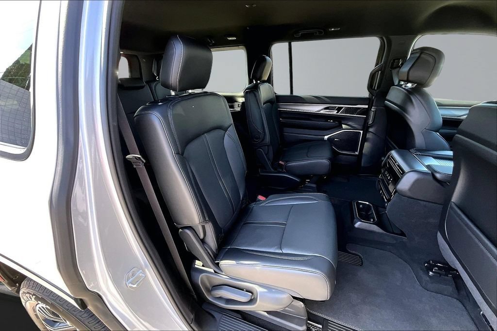 New 2026 Jeep Grand Wagoneer 4WD image 18