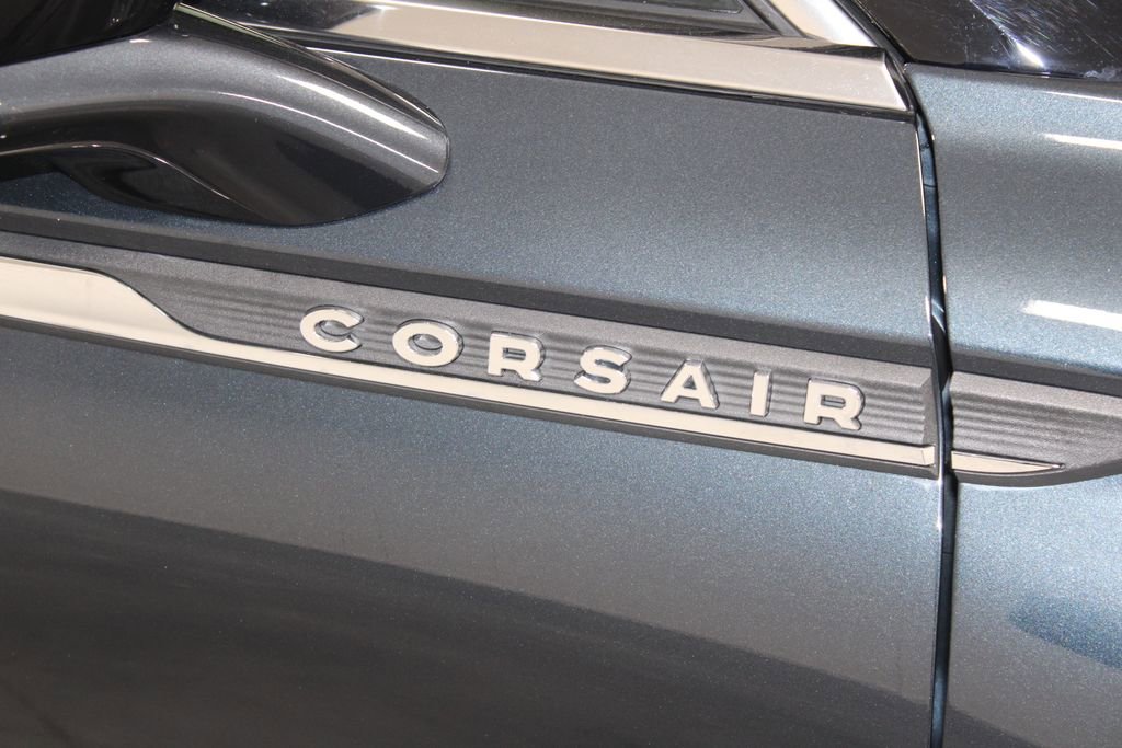 Used 2022 Lincoln Corsair Reserve w/ Equipment Group 201A image 12