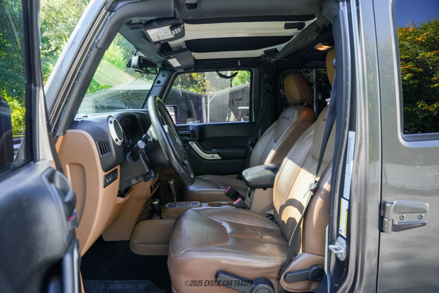 Used 2016 Jeep Wrangler Unlimited Rubicon w/ Connectivity Group image 26