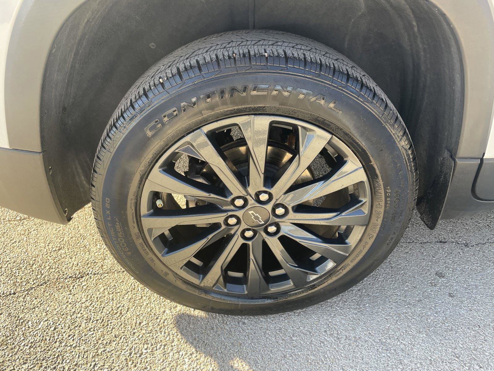 Used 2023 Chevrolet Traverse RS image 37