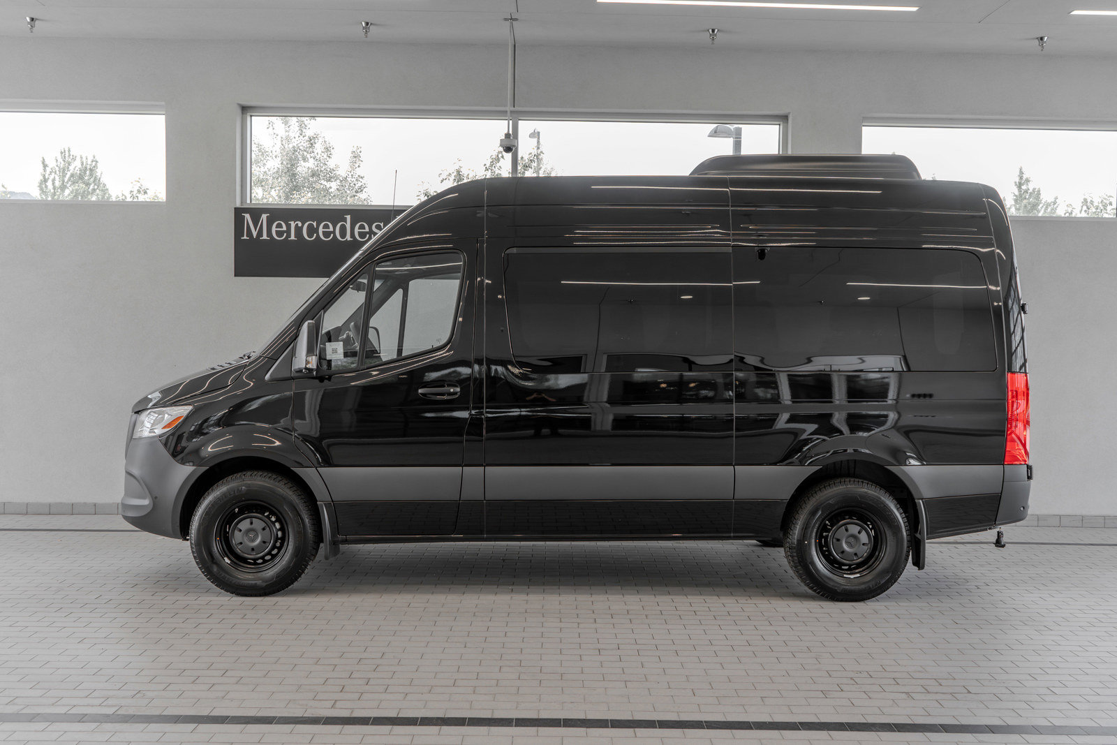 New 2025 Mercedes-Benz Sprinter 2500 image 2