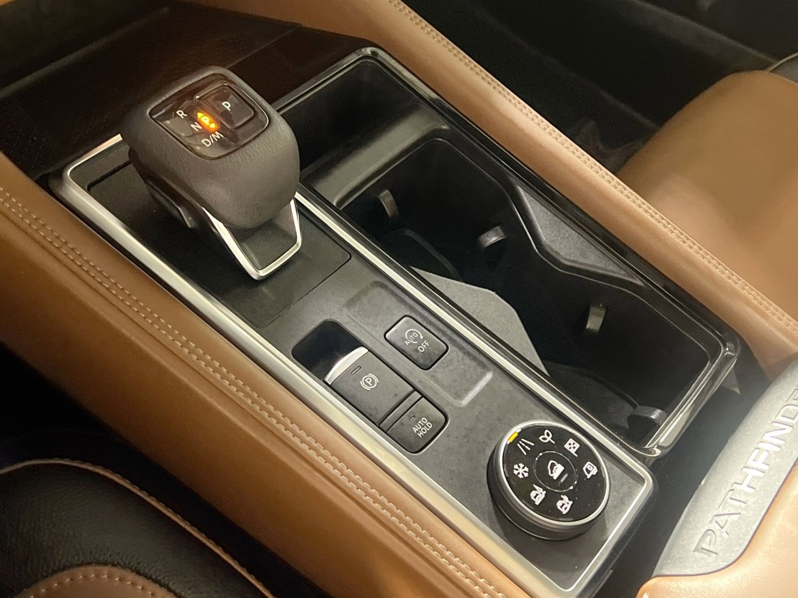 Used 2022 Nissan Pathfinder Platinum w/ Cargo Package image 21