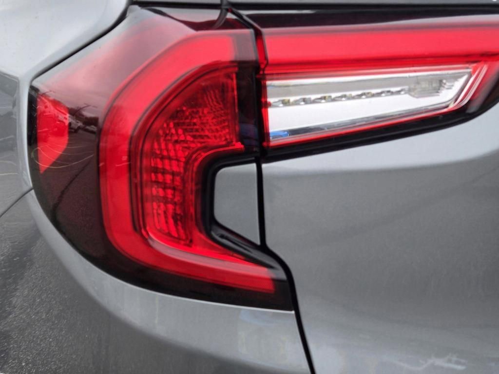 Used 2024 GMC Terrain SLT image 11