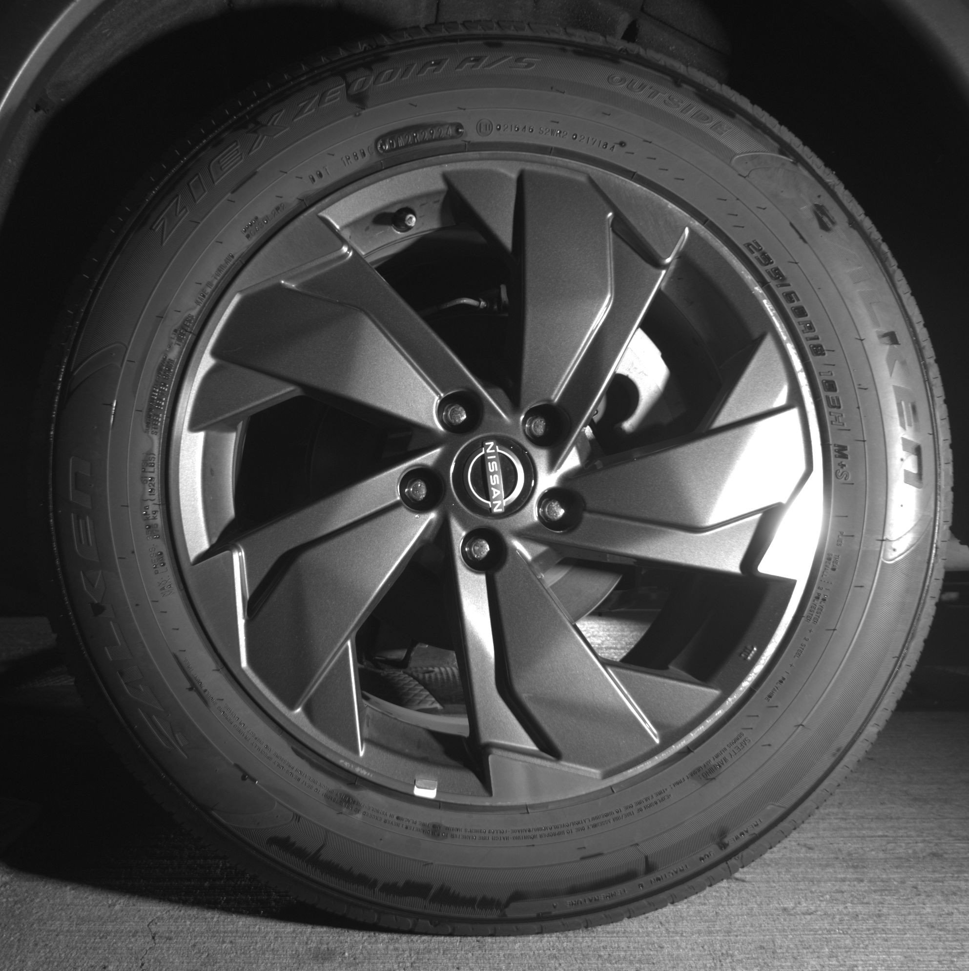 Used 2025 Nissan Rogue SV image 14