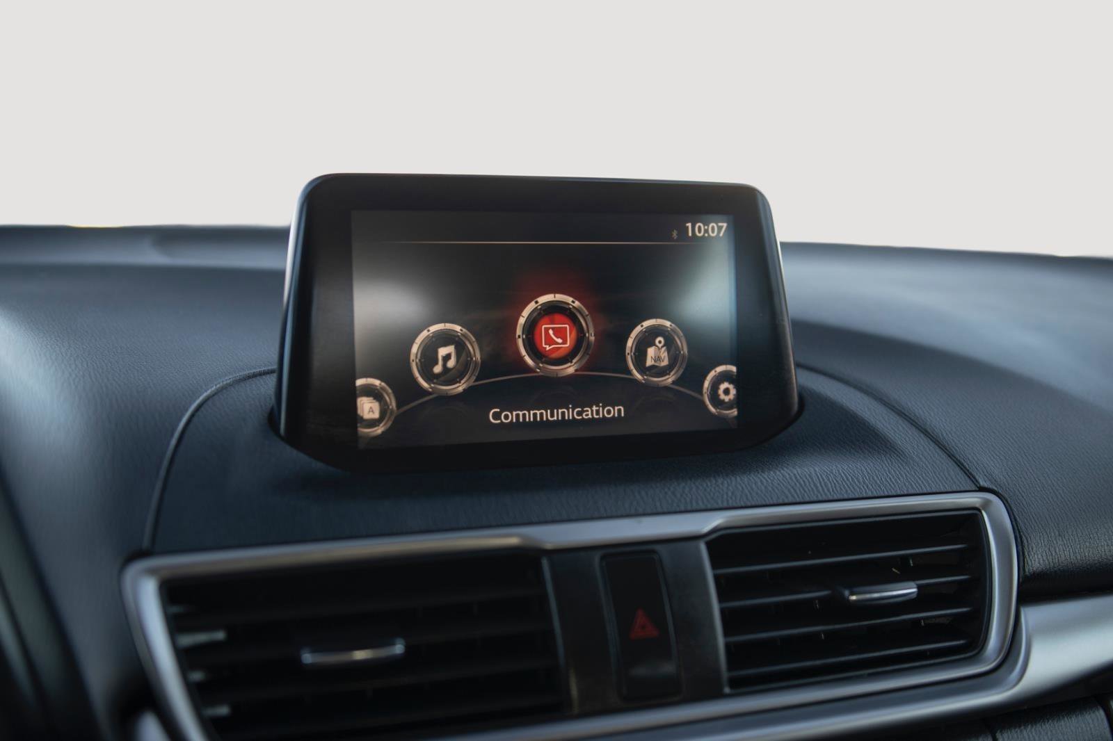 Used 2018 MAZDA MAZDA3 Touring image 8