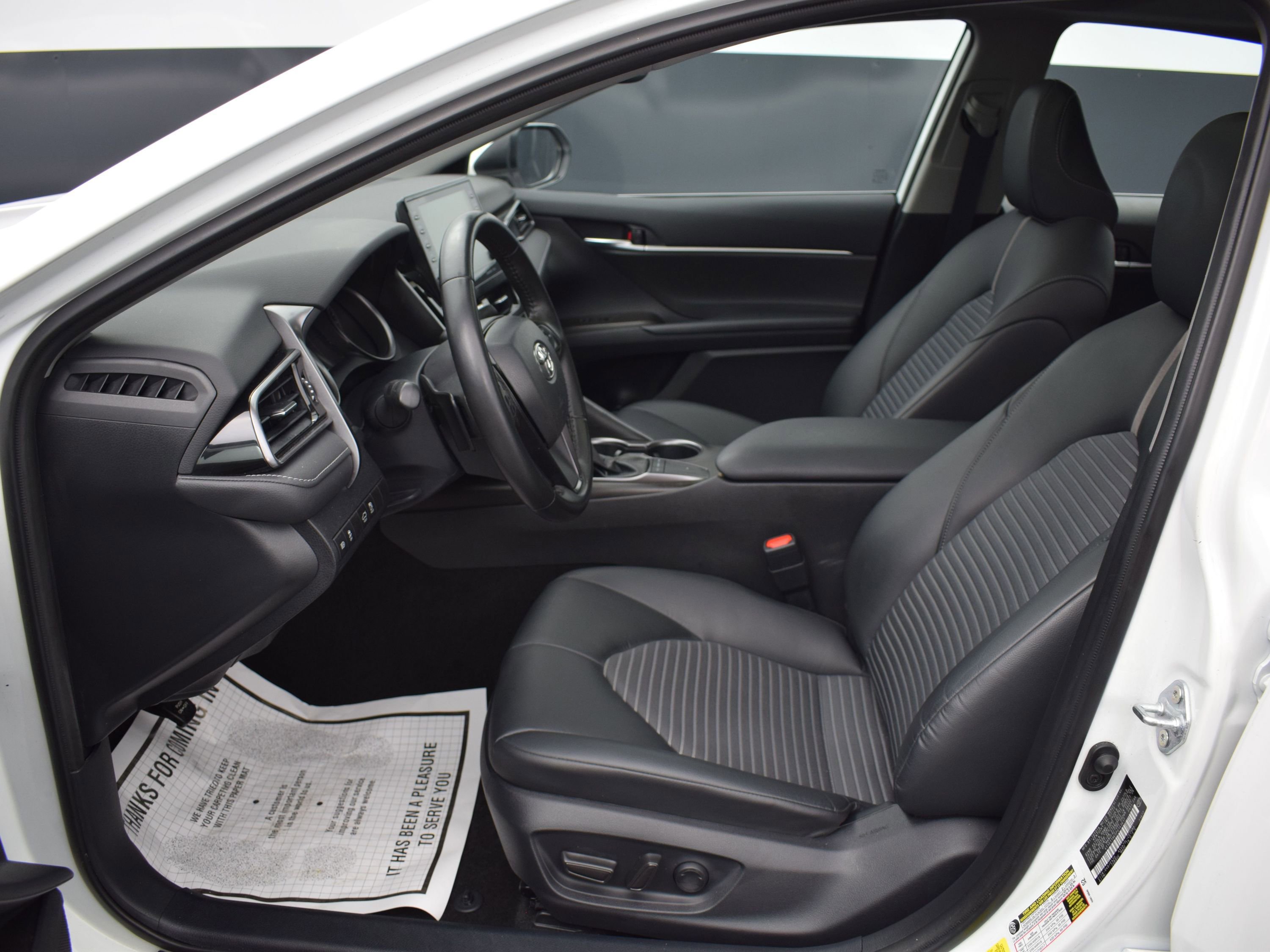 Used 2023 Toyota Camry SE w/ Audio Upgrade Package image 13