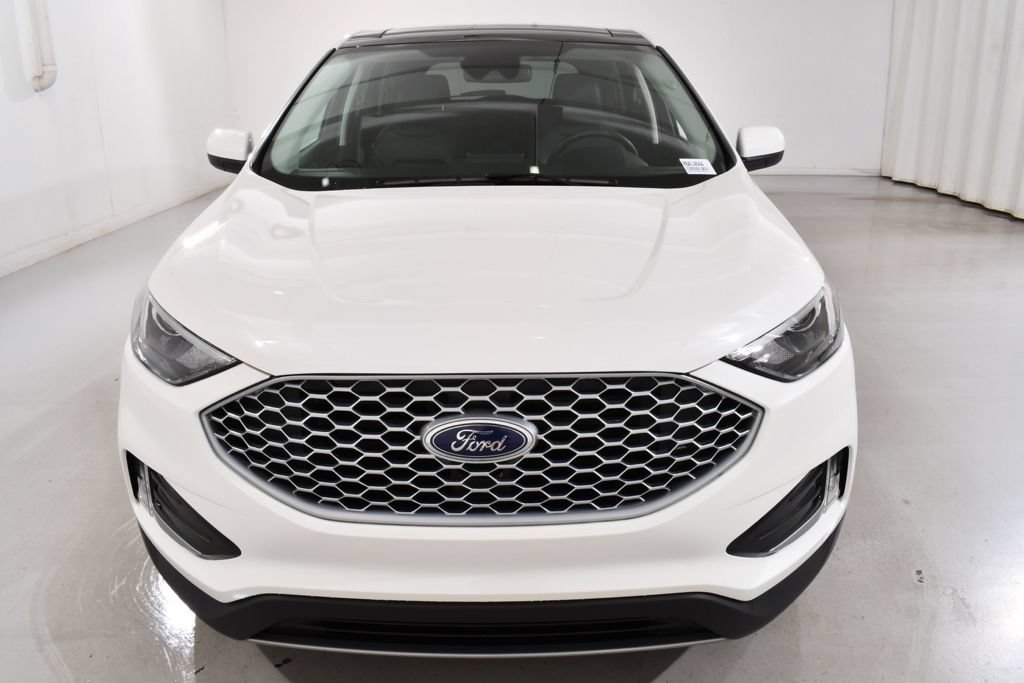 Used 2024 Ford Edge SEL w/ Convenience Package AWD/4WD image 3
