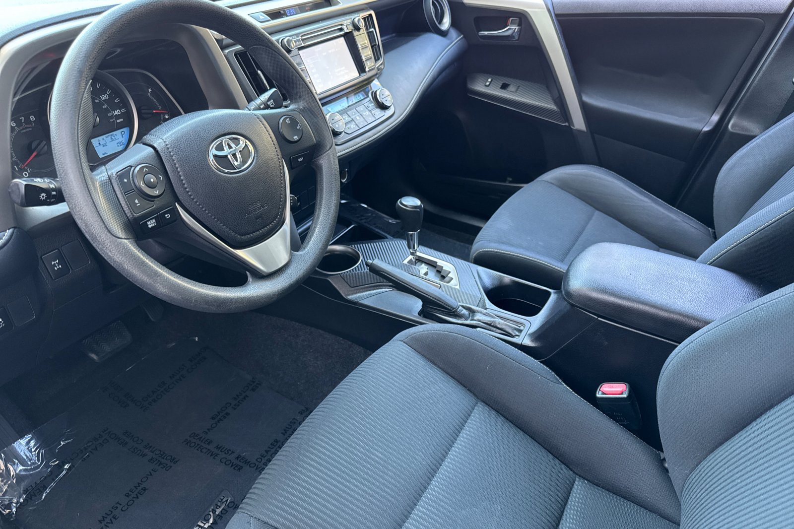 Used 2015 Toyota RAV4 XLE AWD/4WD image 4