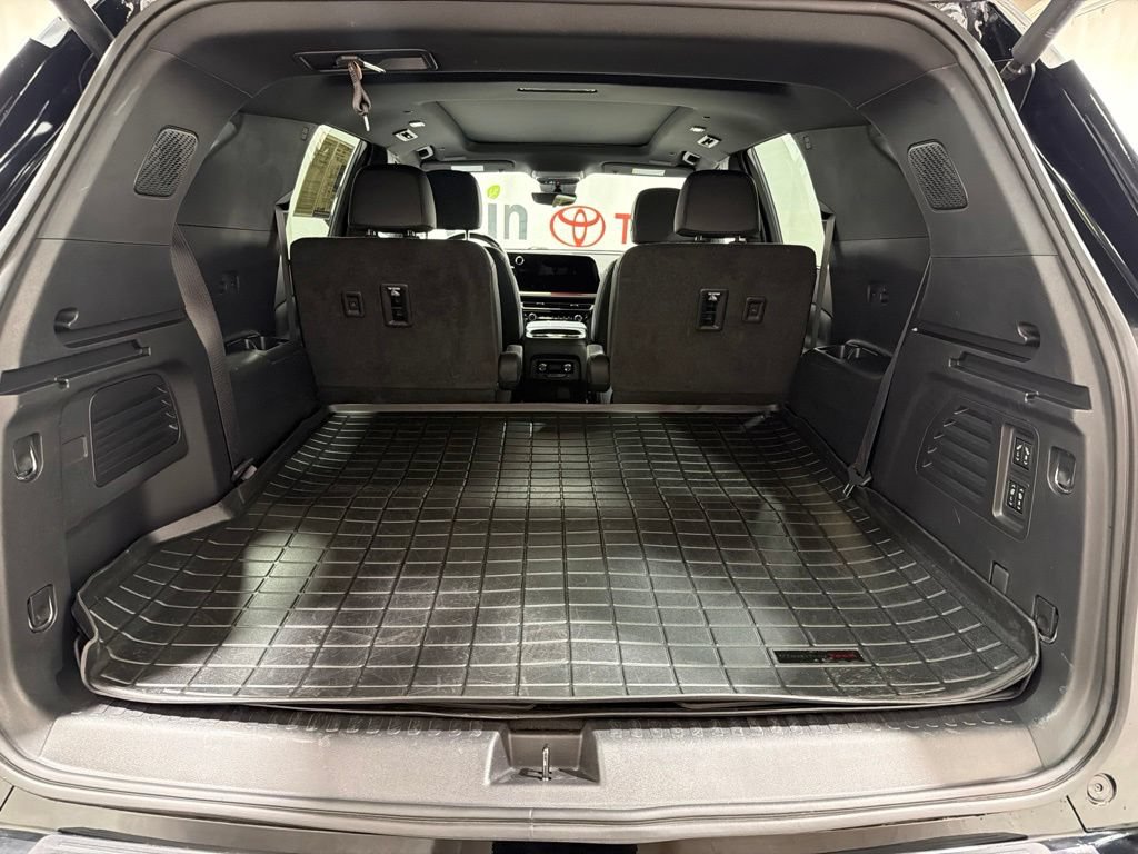 Used 2024 Chevrolet Traverse RS w/ LPO, Floor Liner Package AWD/4WD image 18