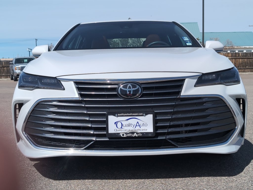 Used 2019 Toyota Avalon Limited w/ All Weather Liner Package FWD image 3