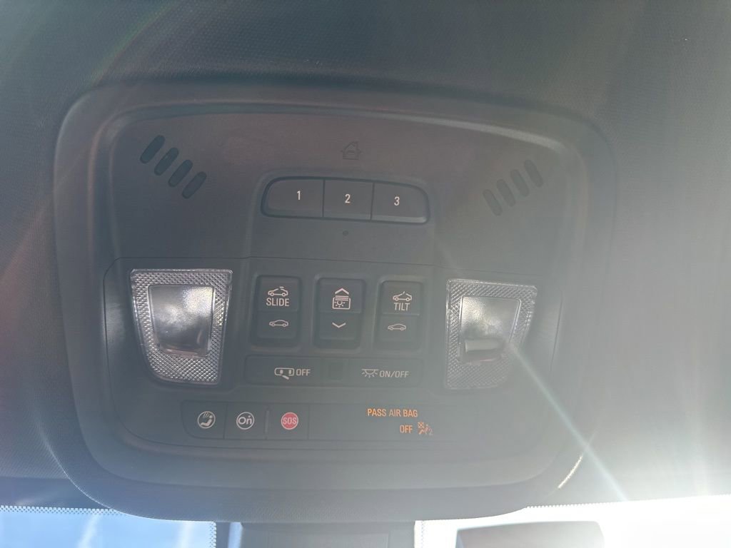 Used 2023 Chevrolet Traverse Premier image 25