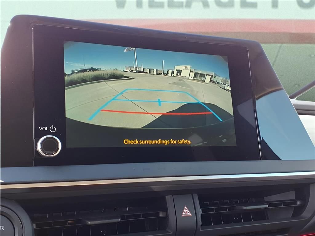 New 2026 Toyota Prius Plug-In Hybrid FWD image 15