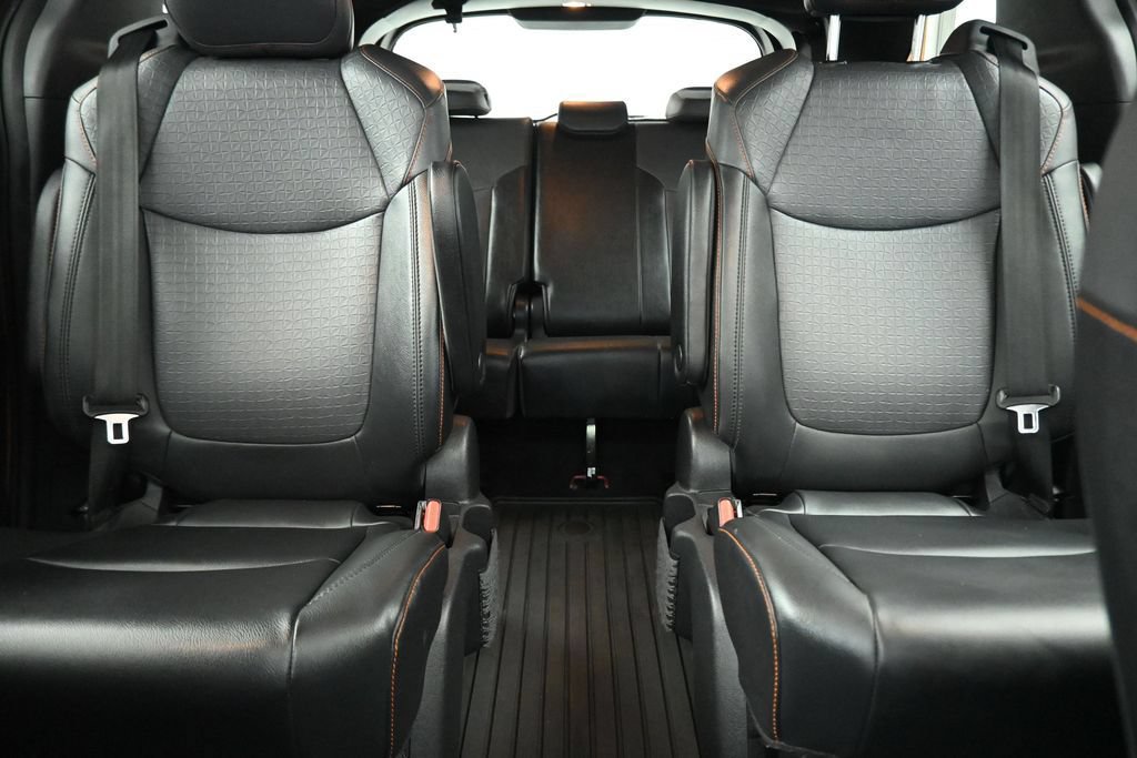 Used 2021 Toyota Sienna XSE FWD image 28