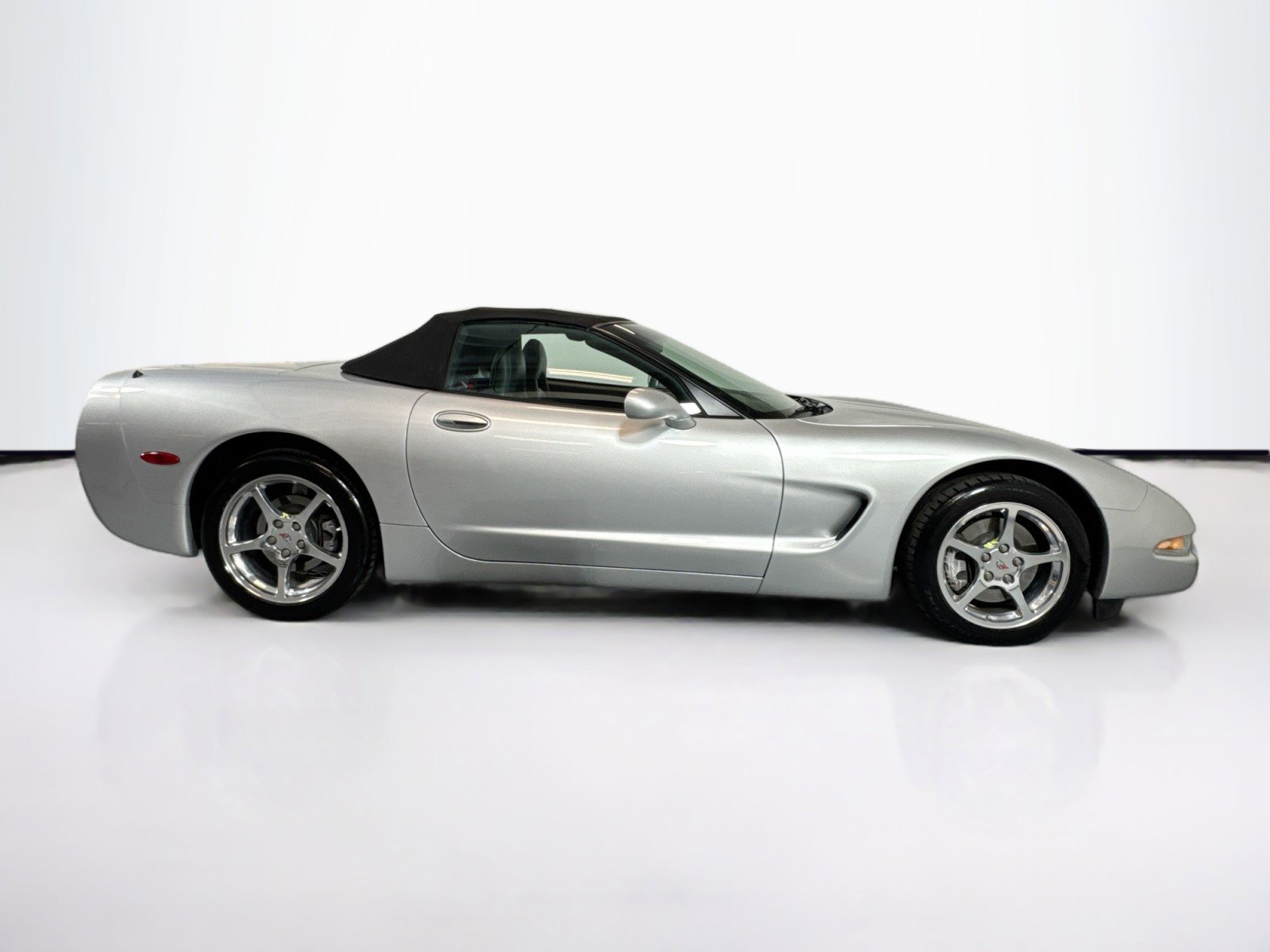 Used 2002 Chevrolet Corvette Convertible w/ Preferred Equipment Group2 image 8