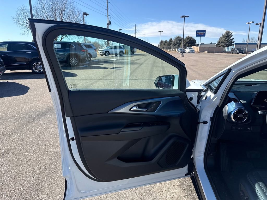 New 2026 Chevrolet Equinox EV LT AWD/4WD image 10