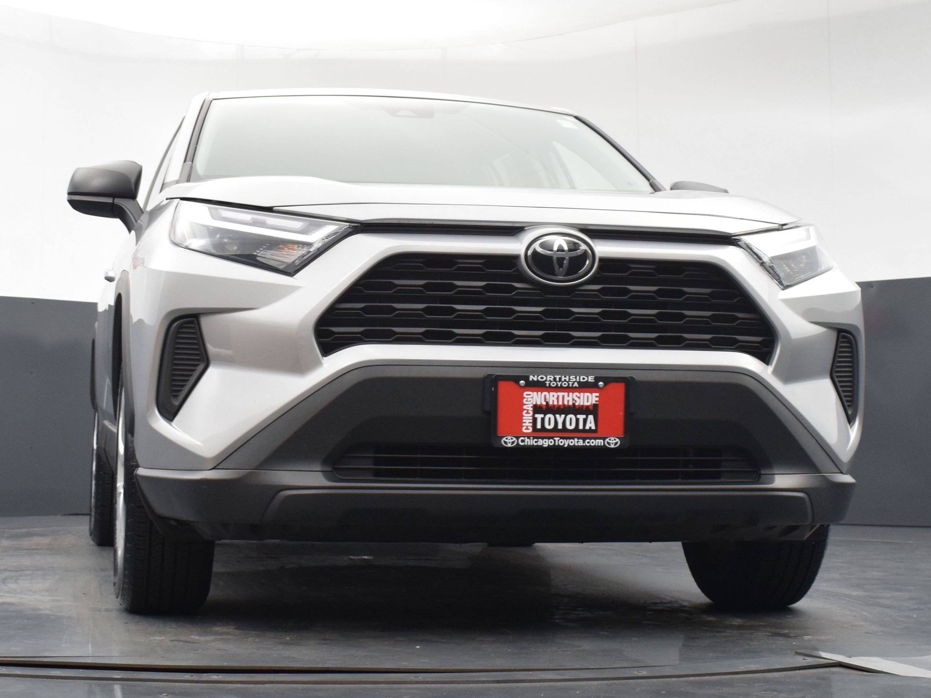 Used 2024 Toyota RAV4 LE AWD/4WD image 28