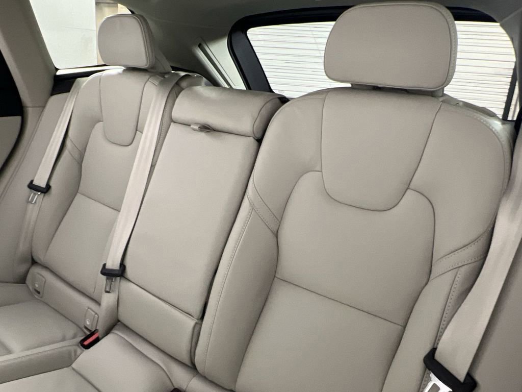 New 2026 Volvo XC60 T8 Ultra w/ Climate Package image 22