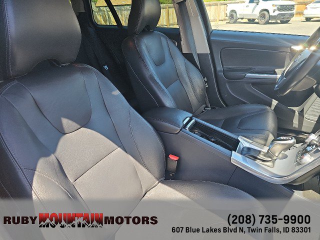 Used 2018 Volvo V60 T5 Cross Country AWD/4WD image 36