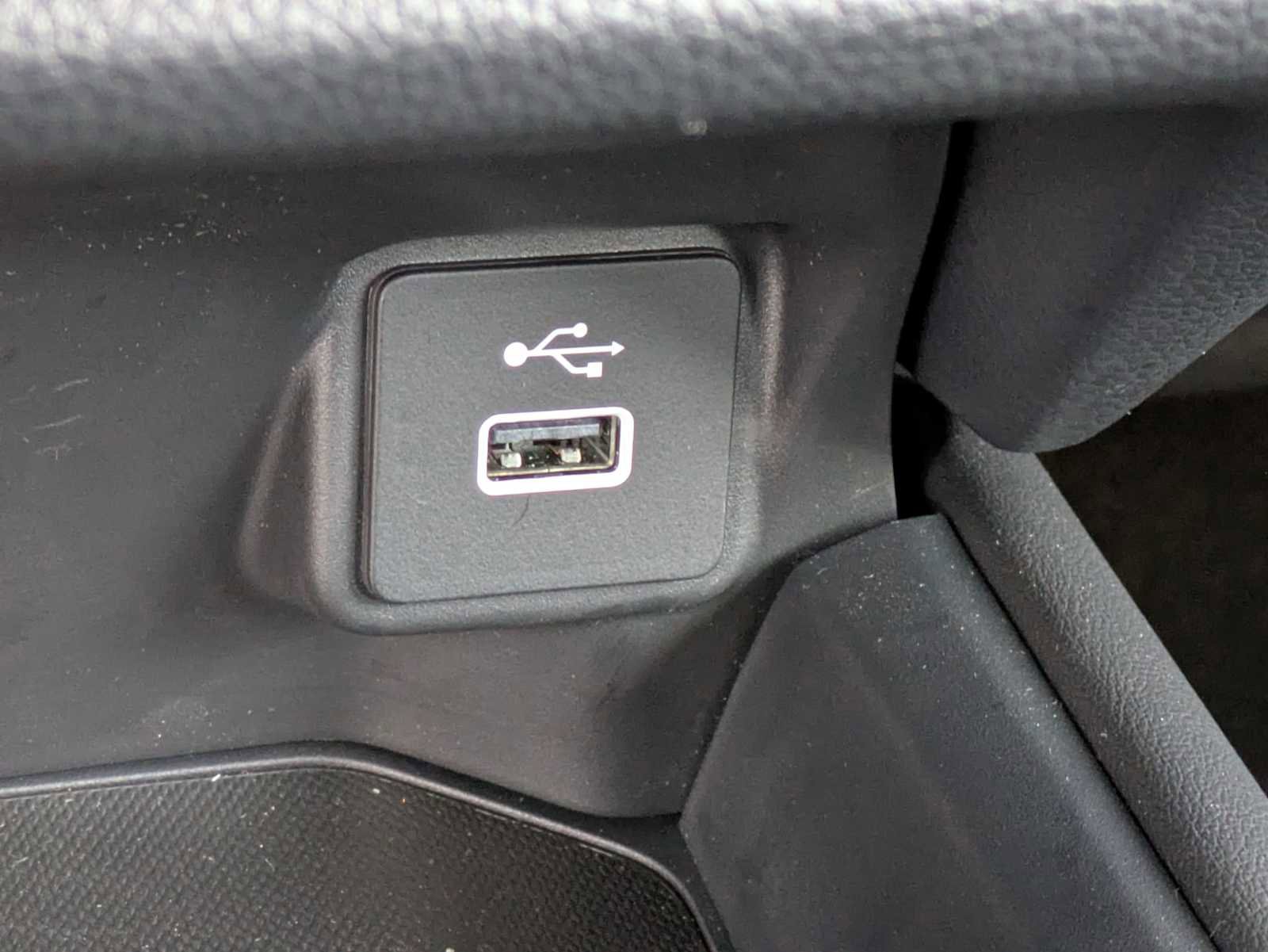 Certified 2025 Honda HR-V LX image 27