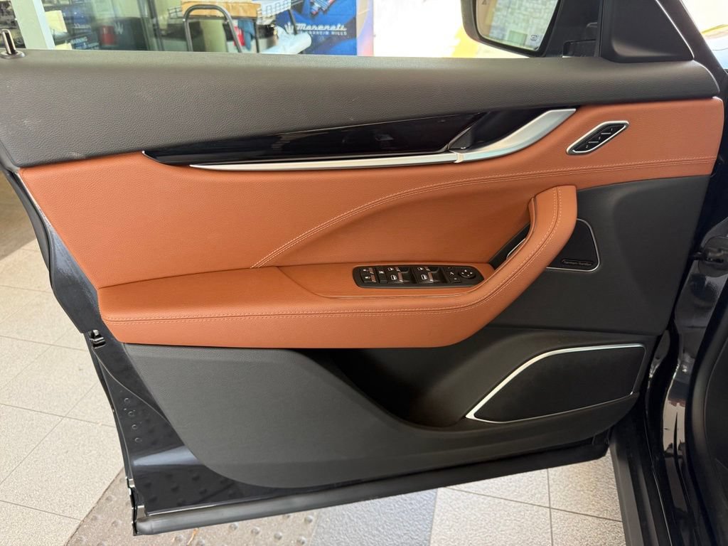 Certified 2022 Maserati Levante GT AWD/4WD image 18