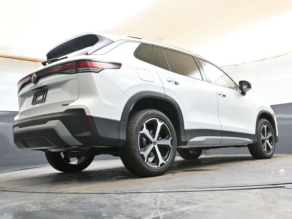 New 2026 Volkswagen Tiguan SE image 41