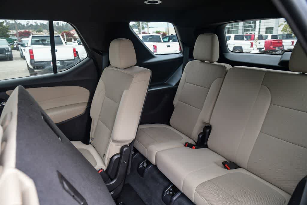 Used 2022 Chevrolet Traverse LS FWD image 19