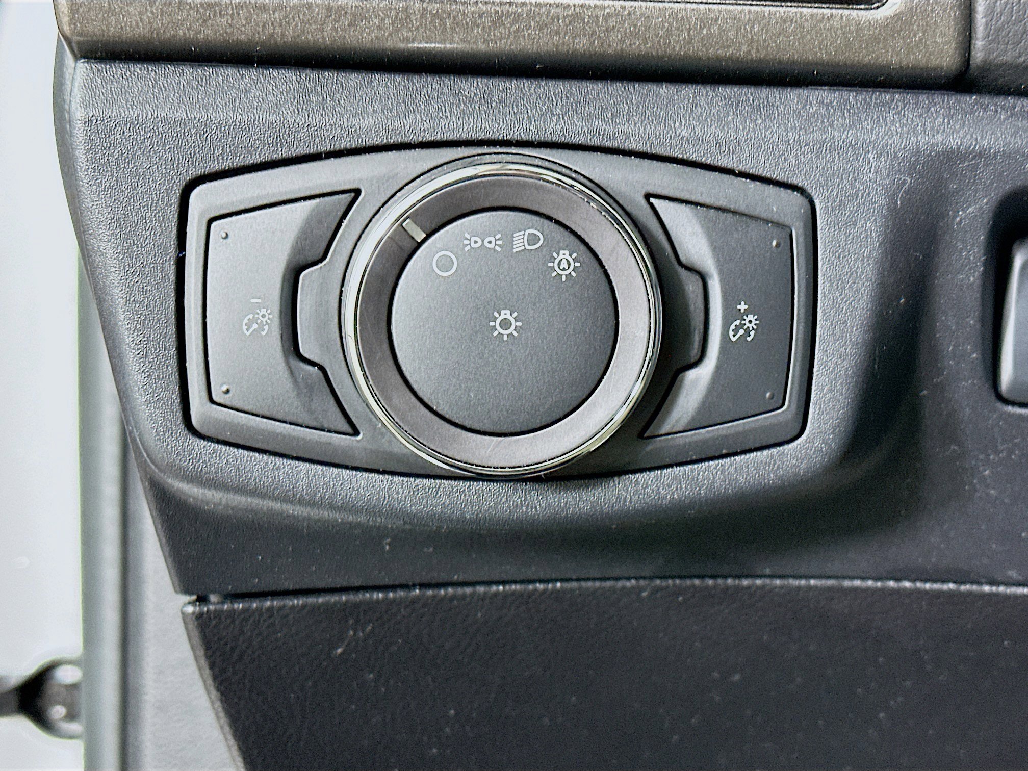 Used 2018 Ford Fusion S image 17