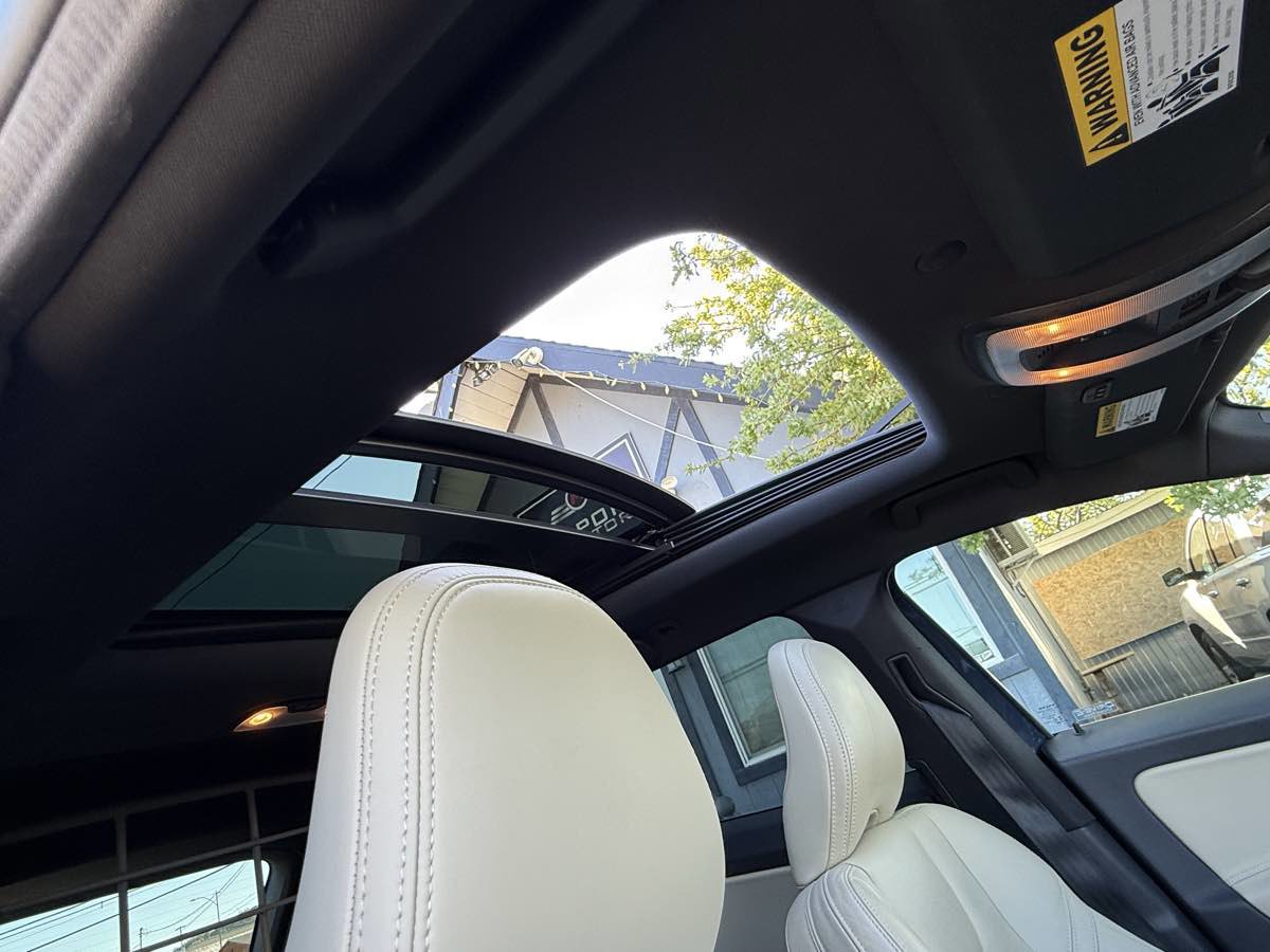 Used 2015 Volvo XC60 T6 Platinum image 13