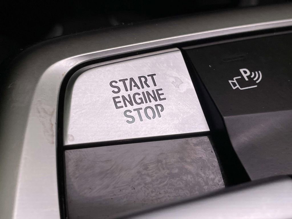 Used 2025 BMW X1 xDrive28i w/ Technology Package image 40