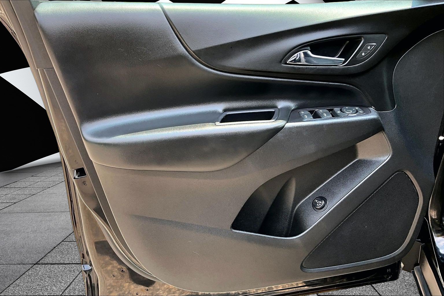 Used 2018 Chevrolet Equinox LT AWD/4WD image 18