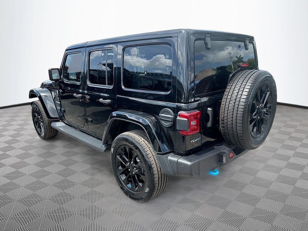 Used 2022 Jeep Wrangler Unlimited Sahara w/ Cold Weather Group AWD/4WD image 8