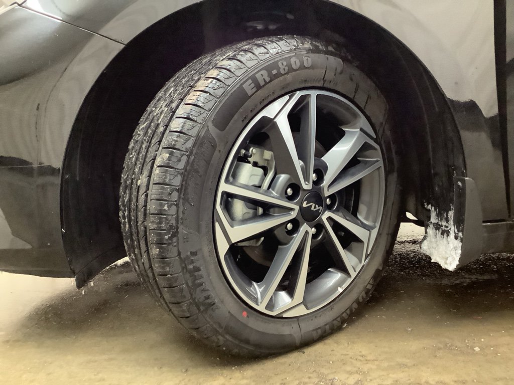 Used 2024 Kia Forte LXS image 27