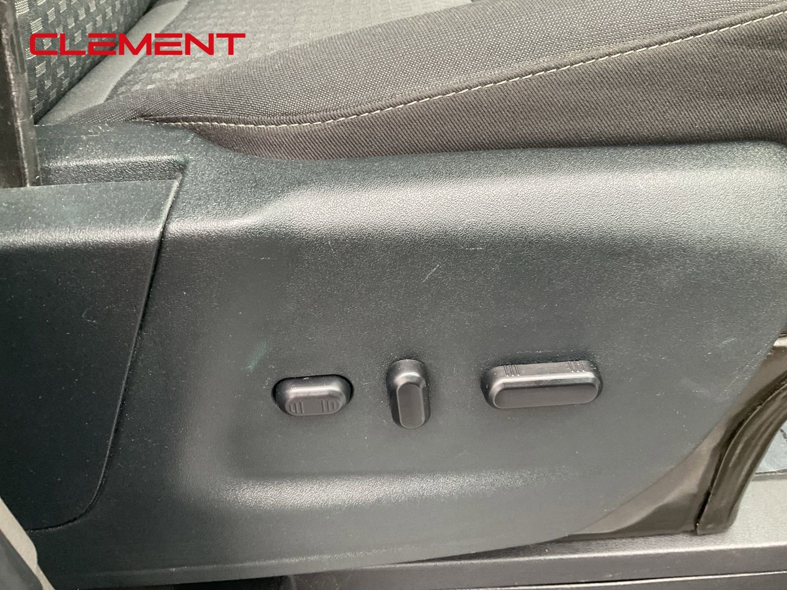 Used 2023 Ford Transit 350 XLT image 41