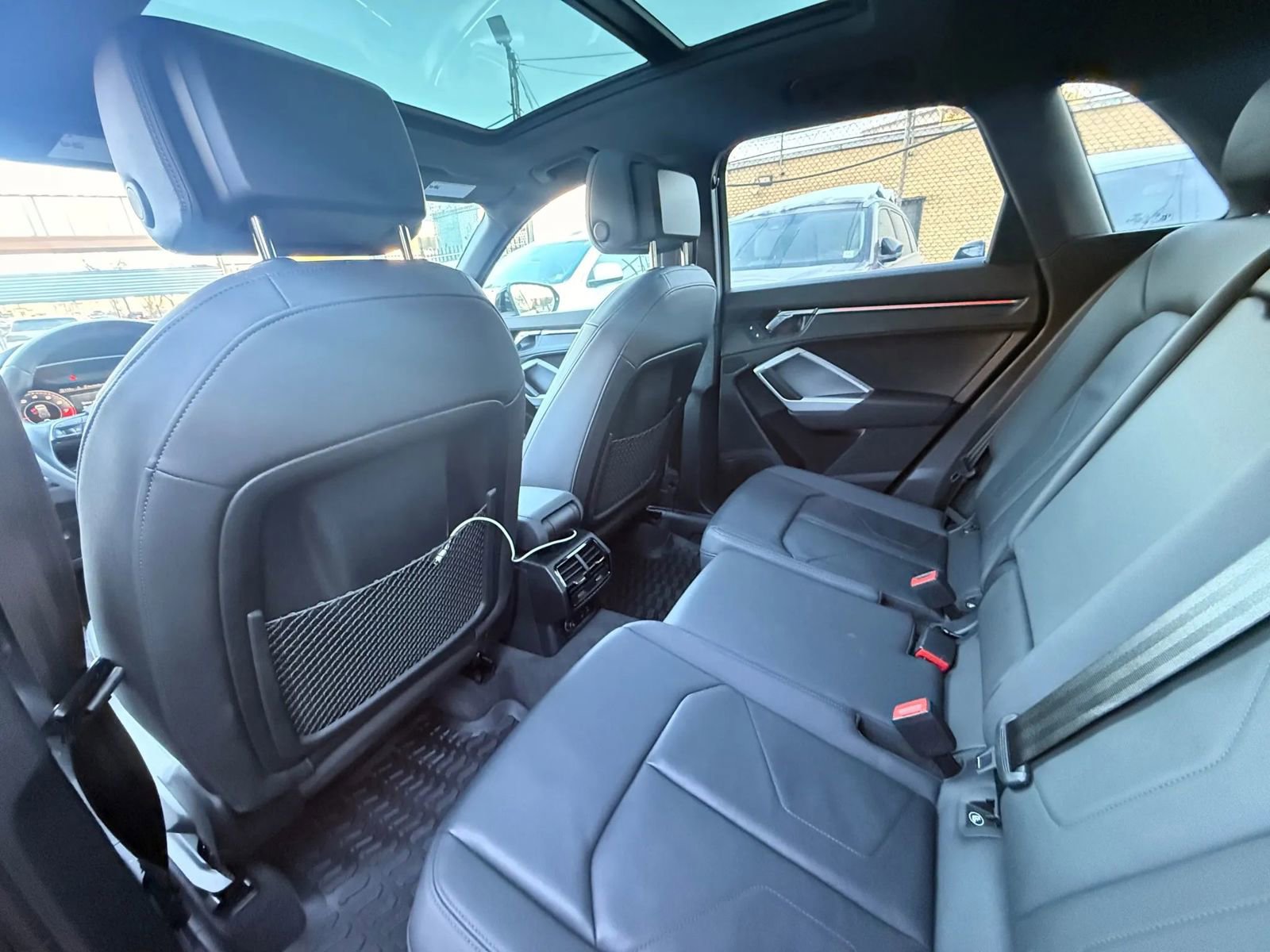 Used 2022 Audi Q3 2.0T Premium Plus w/ Premium Plus Package image 31