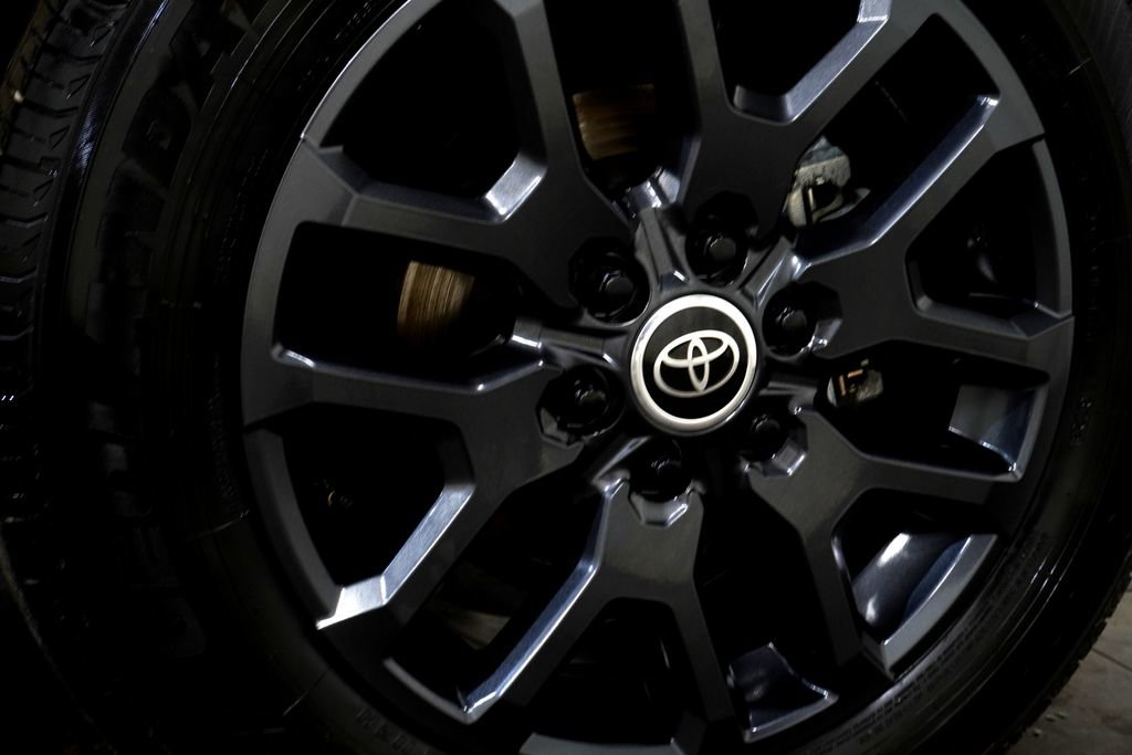 Certified 2024 Toyota Sequoia Platinum AWD/4WD image 14