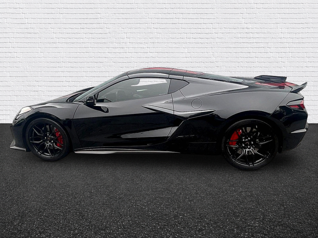 Used 2024 Chevrolet Corvette Z06 RWD image 4