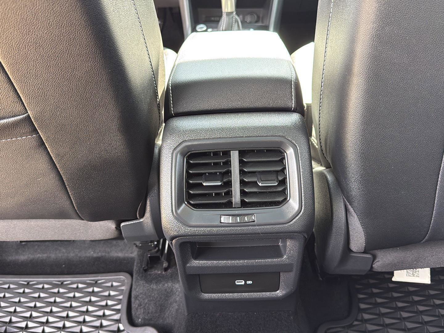 Used 2022 Volkswagen Taos SE image 24