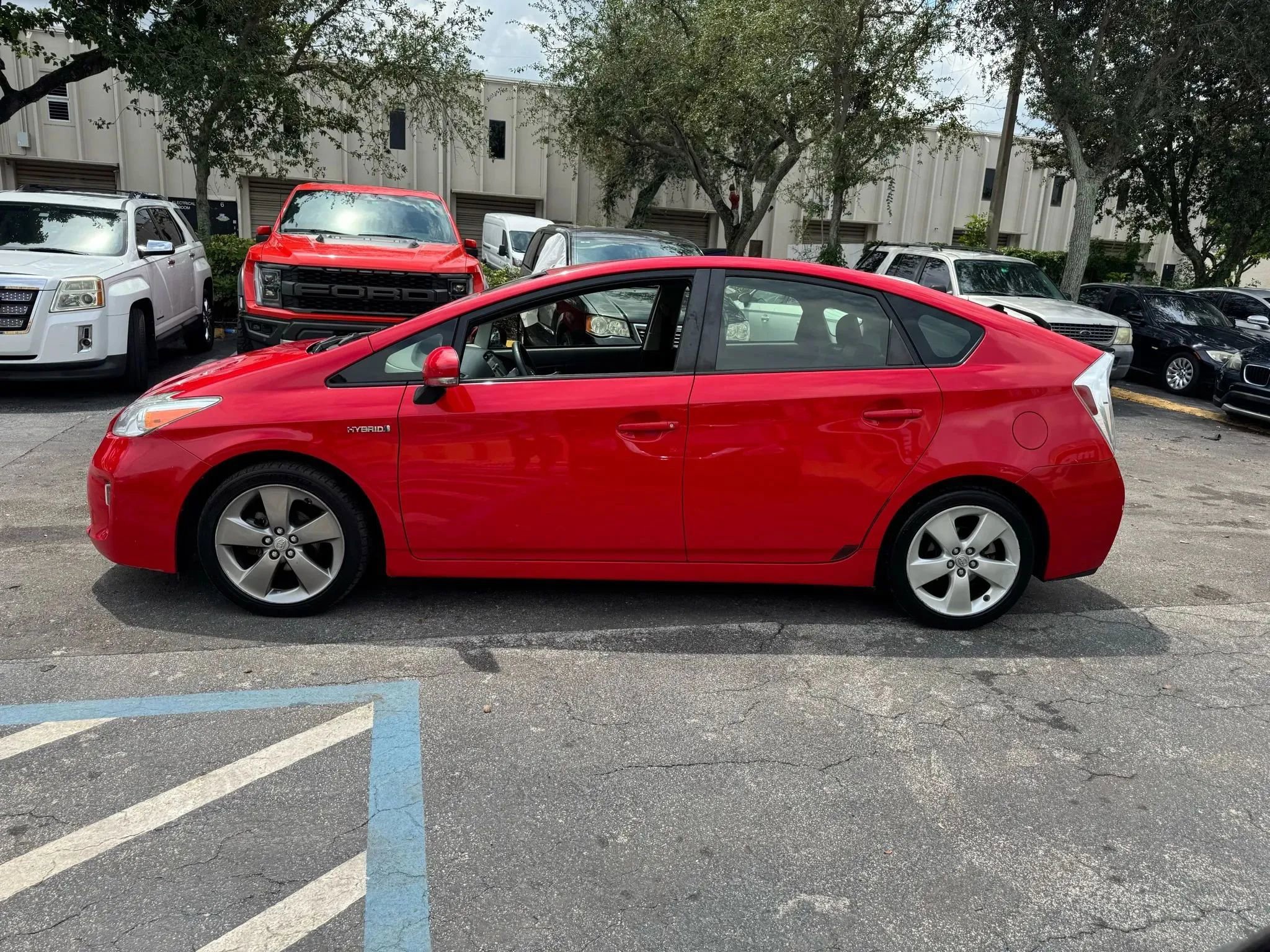 Used 2015 Toyota Prius Five image 7