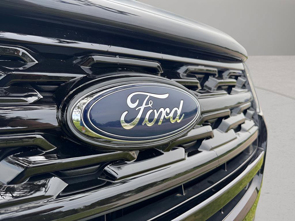 Used 2019 Ford Explorer XLT AWD/4WD image 12