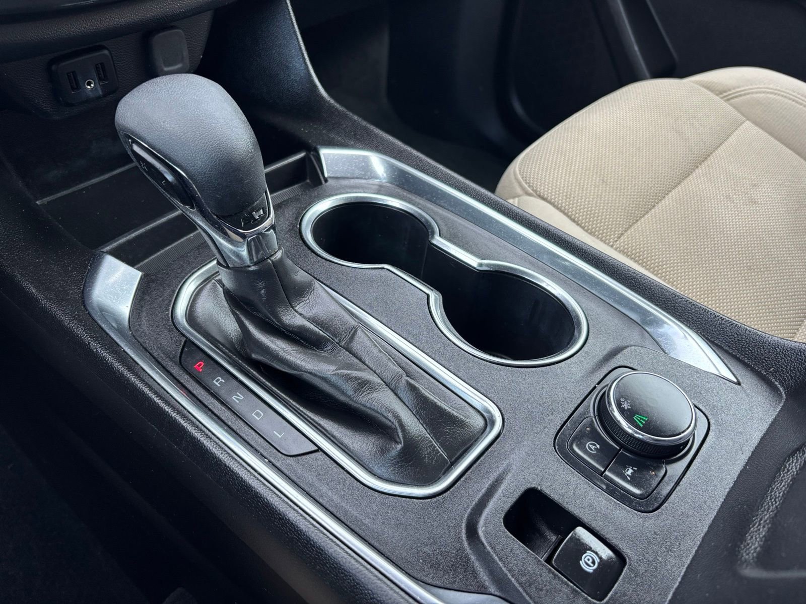 Used 2023 Chevrolet Traverse LS image 26