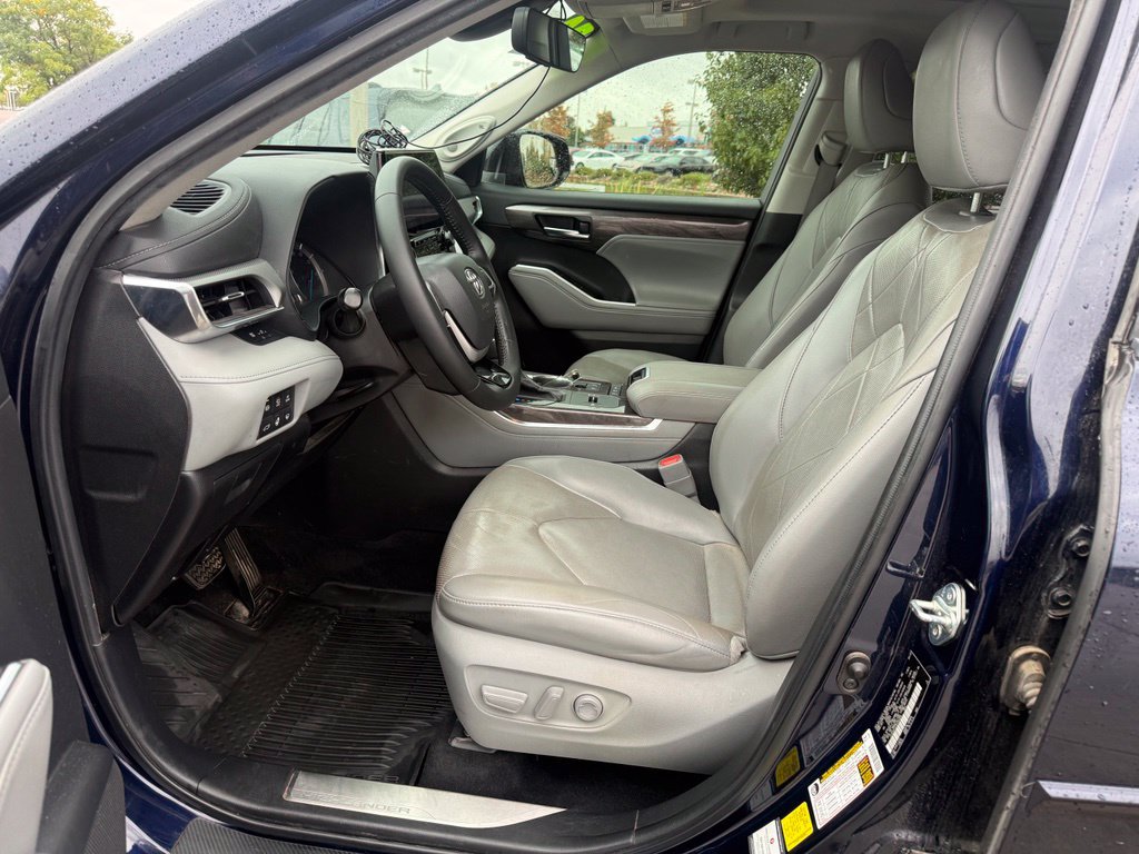 Used 2022 Toyota Highlander Platinum AWD/4WD image 12