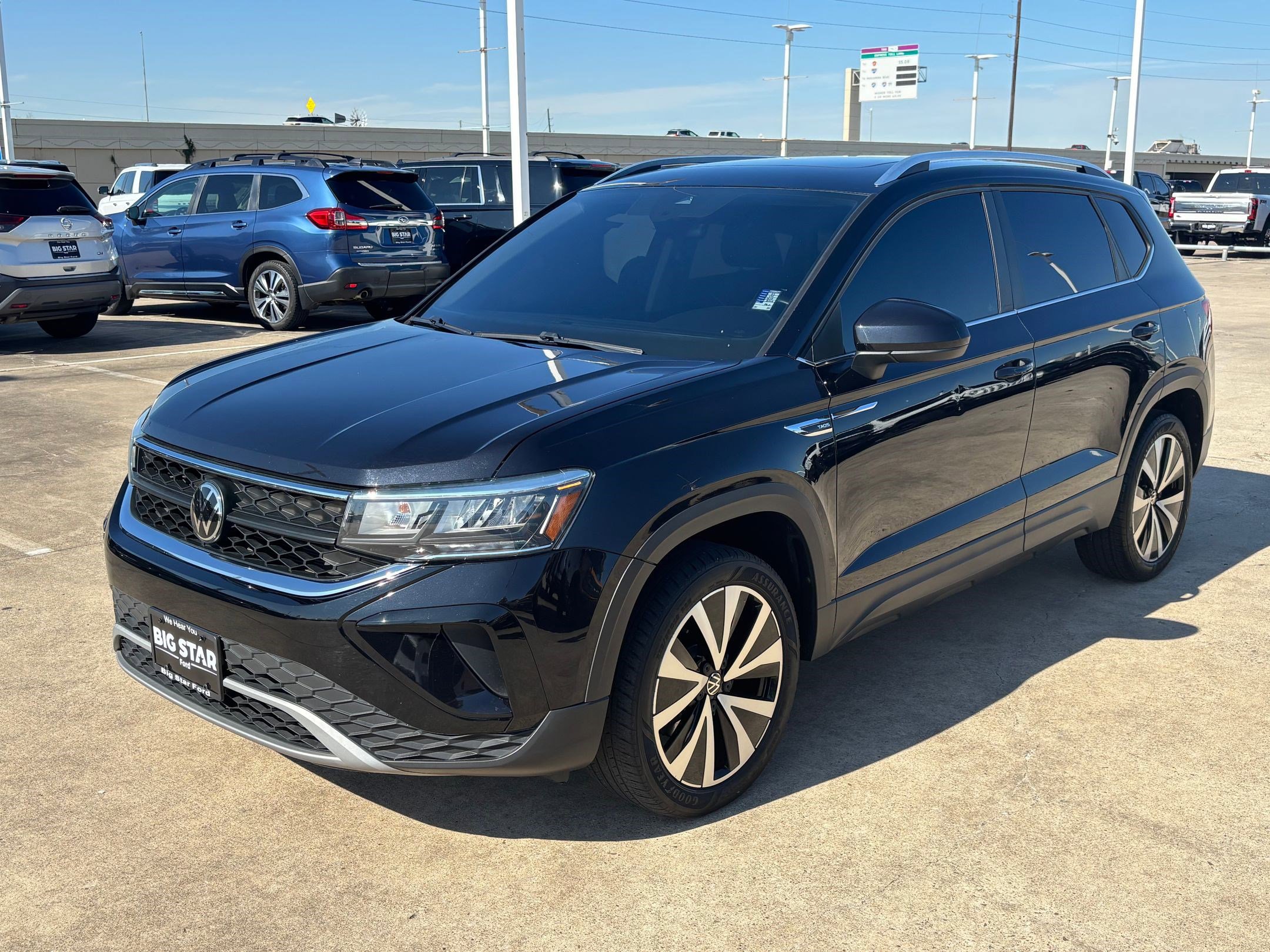 Used 2023 Volkswagen Taos SE image 8