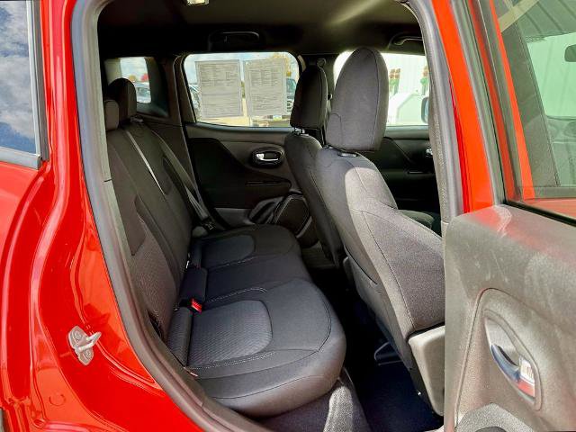 Used 2021 Jeep Renegade Latitude image 17