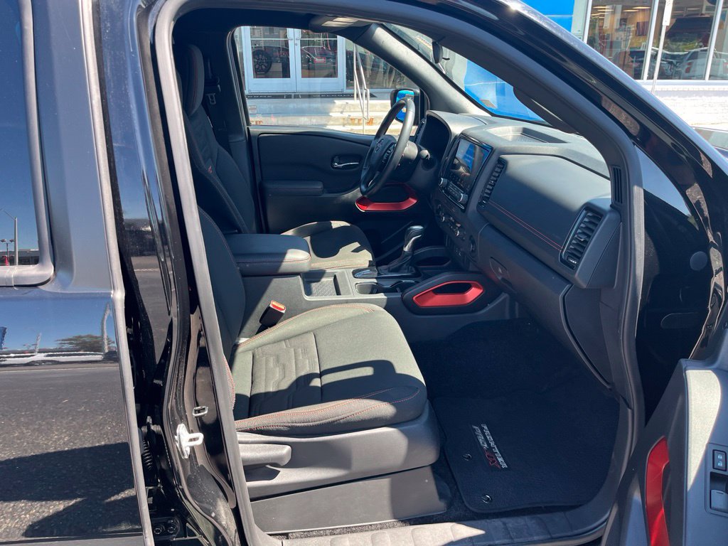 Used 2024 Nissan Frontier PRO-4X AWD/4WD image 46