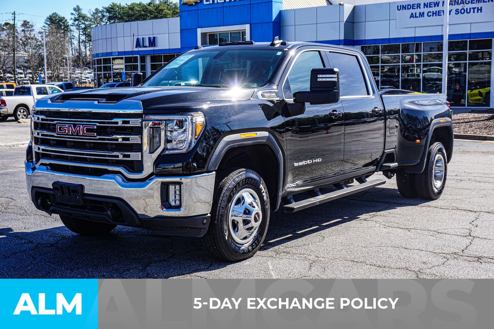 Used 2021 GMC Sierra 3500 SLE w/ SLE Value Package image 4